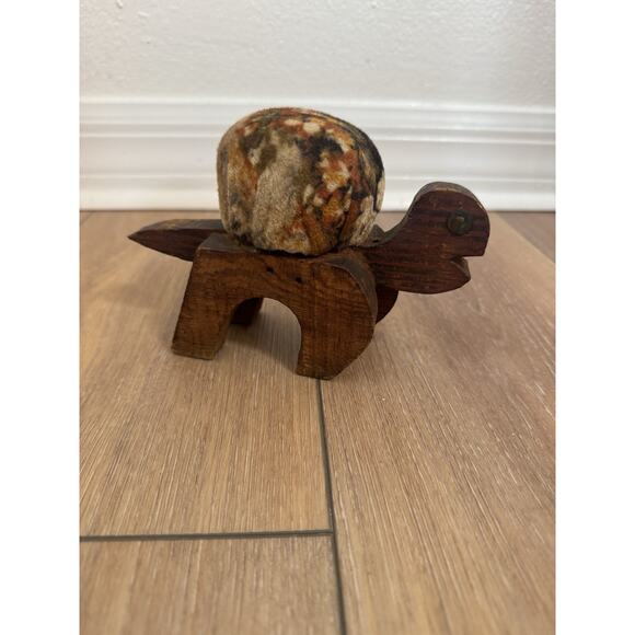 Vintage Wooden Turtle Floral Velvet Pin Cushion MCM 70's Kitschy Handmade Retro - Picture 8 of 11